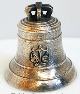 Offrir une cloche en bronze comme cadeau