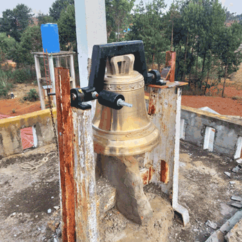 cloche en bronze achetee pour une eglise en Afrique