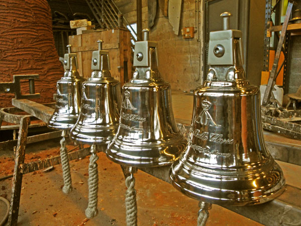 Cloches de bteau pour le yatch club de Monanco