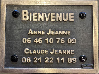 Plaque de porte personnalisee en bronze