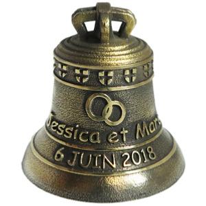 Cloche miniature Paccard avec une frise avec des alliances comme caeau original de mariage
