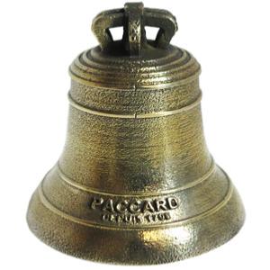 Cloche miniature Paccard avec une finition bronze ancien