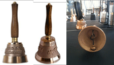 Cloches de table, clochettes en bronze avec un manche en bois