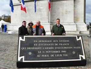 Fabricant d'une grande plaque en bronze OPEX  pour le parvis de l'arc de triomphe à Paris