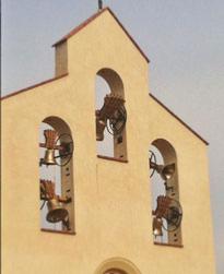 cloches d'église Paccard équipées, installées dans un clocher mur